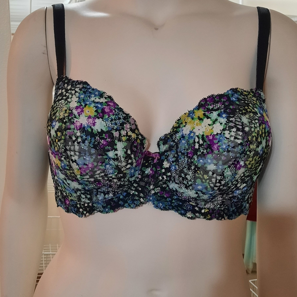Victoria's Secret Dream Angel Bra in EUC, Size 36DD